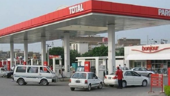 Nigerians React as Petrol Price Hits N1,500
